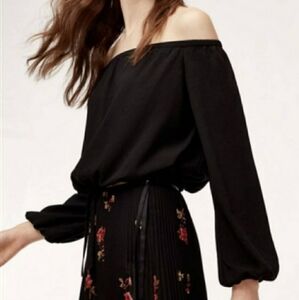 Aritzia Wilfred Eleonora off shoulder top